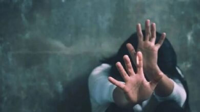 महिला को बनाया दोस्त फिर पार्टी करने बुलाये, किए सामूहिक दुष्कर्म