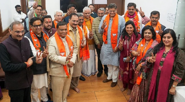 दिल्ली को कल मिल सकता है नया मुख्यमंत्री, 48 विधायकों में से ही चुना जाएगा